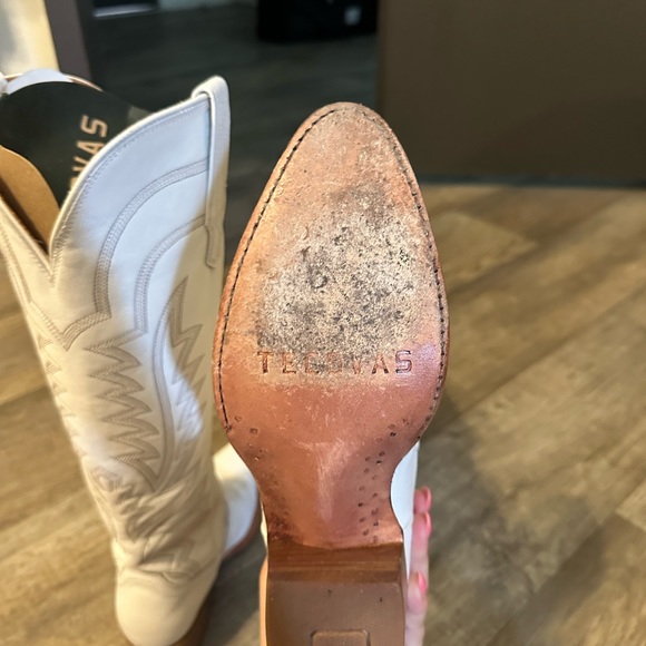 The Abby Tecovas women’s boots only used twice - Picture 6 of 7